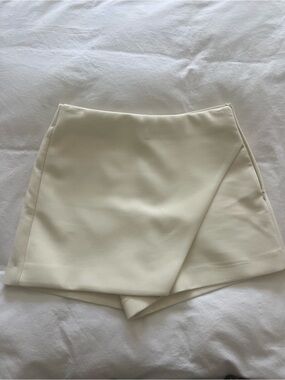 Zara cream skort